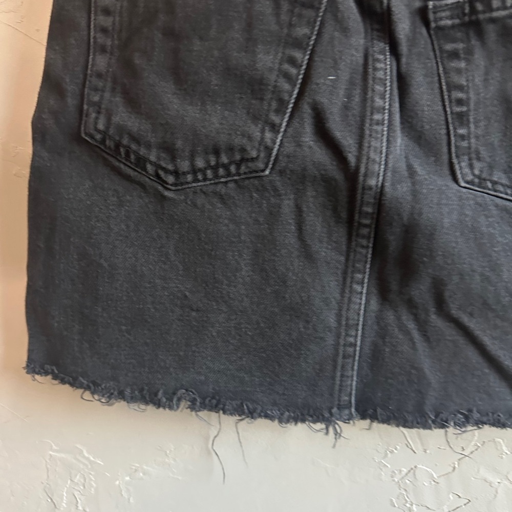 Topshop Y2K Style Black Mini Jean Skirt Rose Embroidery Raw Hem Goth Biker Sz 2 - Picture 10 of 11